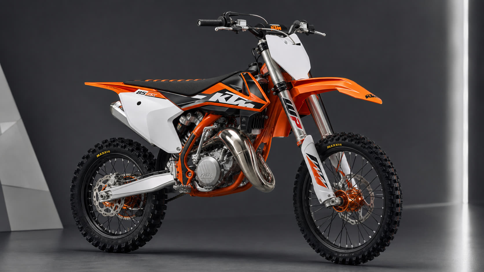 KTM 85 SX 2013 : détail du cadre treillis et des suspensions tout-terrain