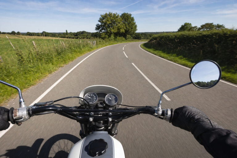 Les tracés du plateau moto : maîtriser rythmes lents et rapides