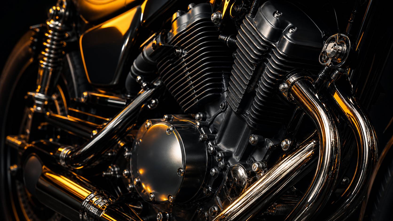 Détail du moteur et pot échappement chromé Yamaha XV125 Virago